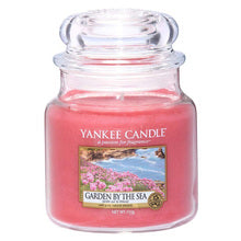 YANKEE CANDLE Garden by The Sea Candle - Scented candle 104.0g