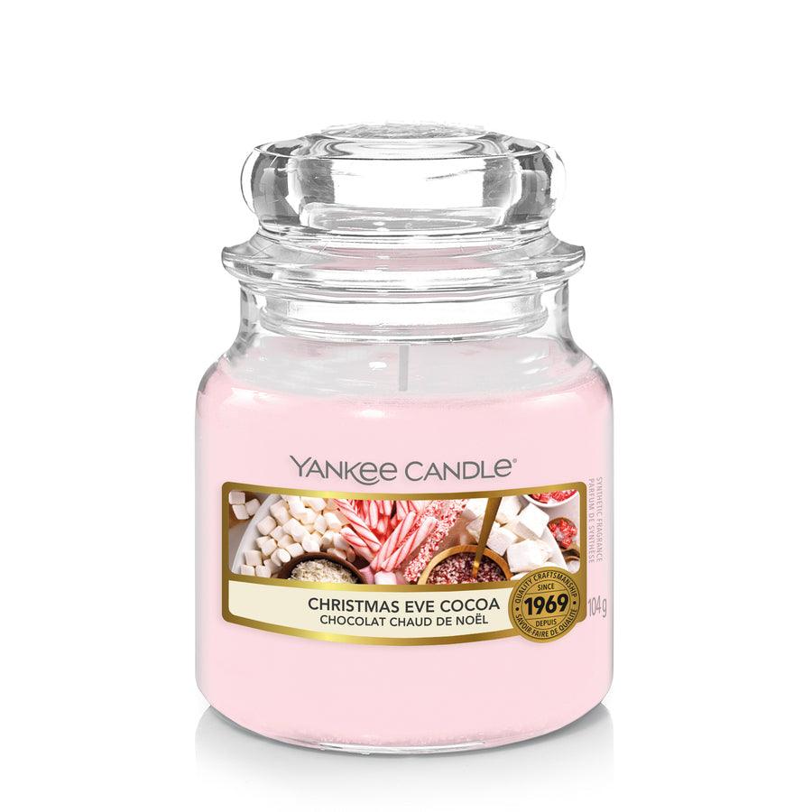 YANKEE CANDLE Christmas Eve Cocoa Candle 104.0 g - Parfumby.com