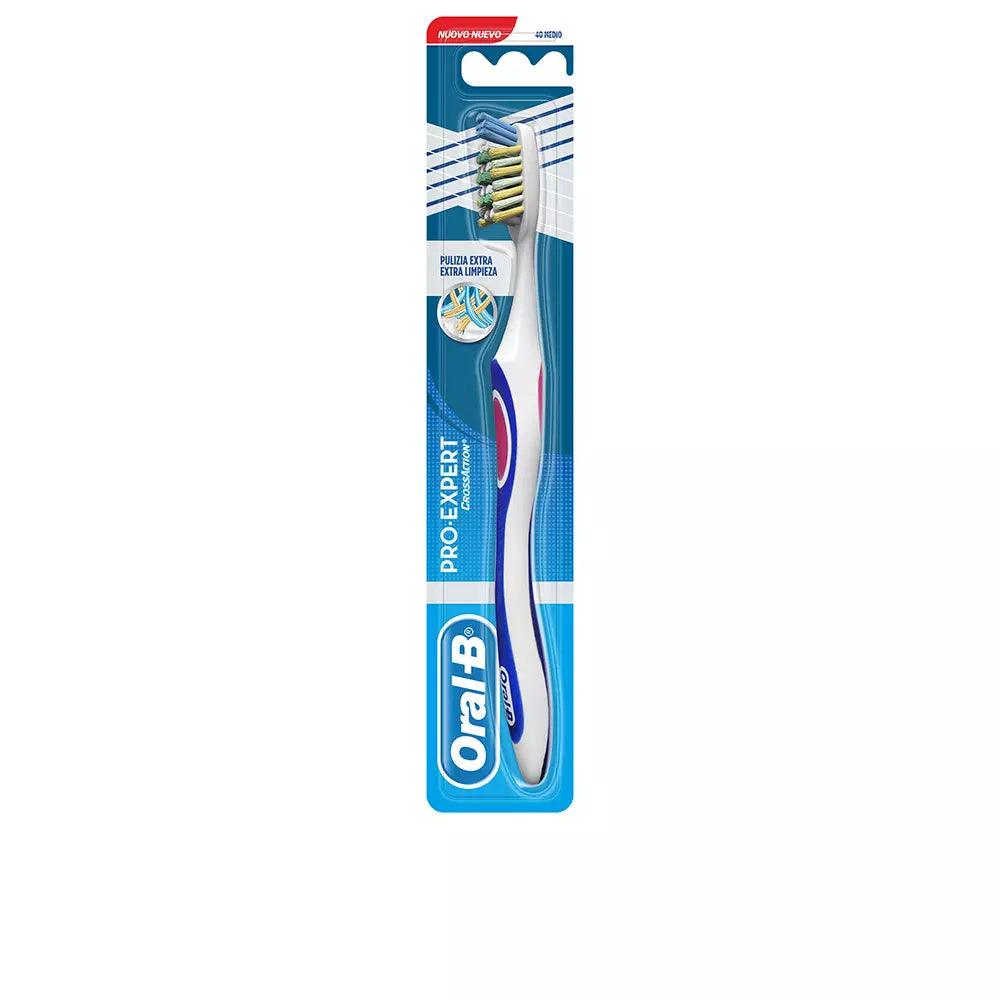 ORAL-B ORAL-B Pro-expert Crossaction Toothbrush Extra-clean Medium 1 pcs - Parfumby.com