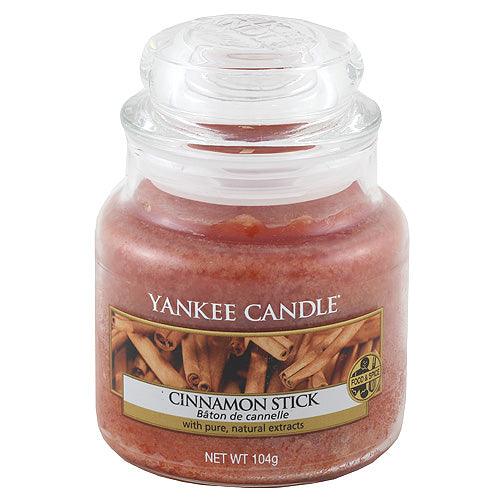 YANKEE CANDLE Classic scented candle Classic with (Cinnamon Stick) 104 g - Parfumby.com