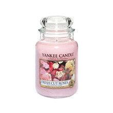 YANKEE CANDLE Fresh Cut Roses Candle - Scented candle 104 G - Parfumby.com