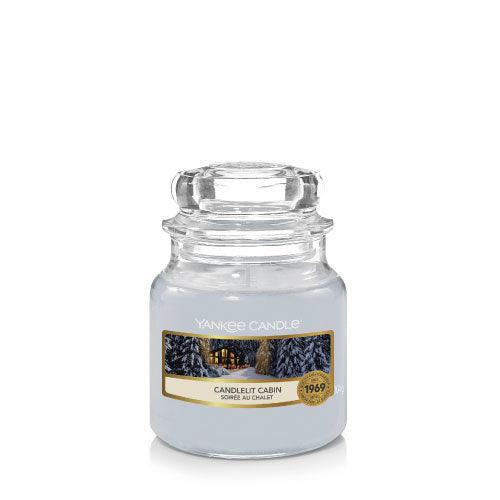 YANKEE CANDLE Candlelit Cabin 104 G - Parfumby.com