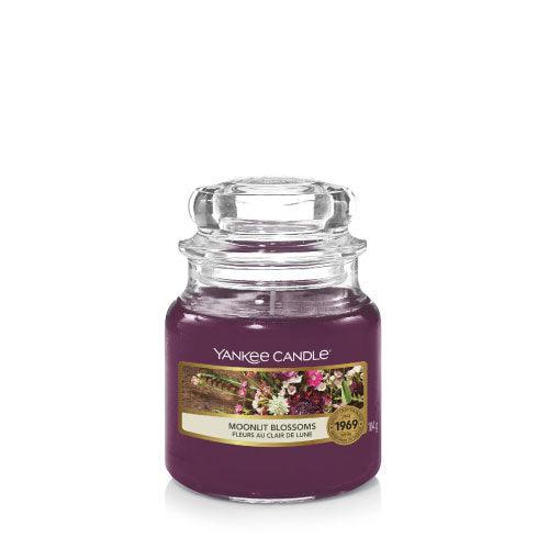 YANKEE CANDLE Moonlit Blossoms Candle - Scented candle 104 G - Parfumby.com