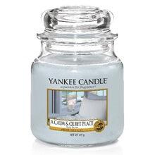 YANKEE CANDLE A Calm & Quiet Place Candle - A scented candle 411 G - Parfumby.com