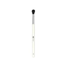 DERMACOL Cosmetic brush for blending eye shadow with natural bristles D82 1 PCS - Parfumby.com