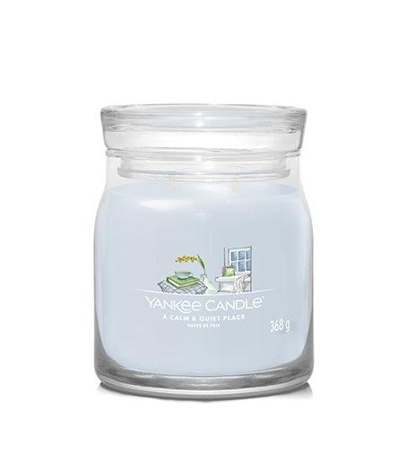 YANKEE CANDLE A Calm & Quiet Place Signature Candle Medium 368 G - Parfumby.com