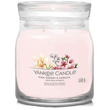 YANKEE CANDLE Pink Cherry &amp; Vanilla Signature Candle ( růžová třešeň + vanilka ) - Vonná svíčka