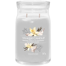 YANKEE CANDLE Signature Candle van gerookte vanille en kasjmier (kouřová vanilka + kašmír) - Vonná svíčka