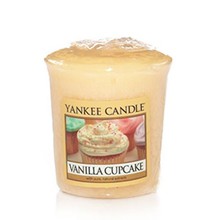 YANKEE CANDLE Vanilla Cupcake Candle - Aromatic votive candle 49.0g